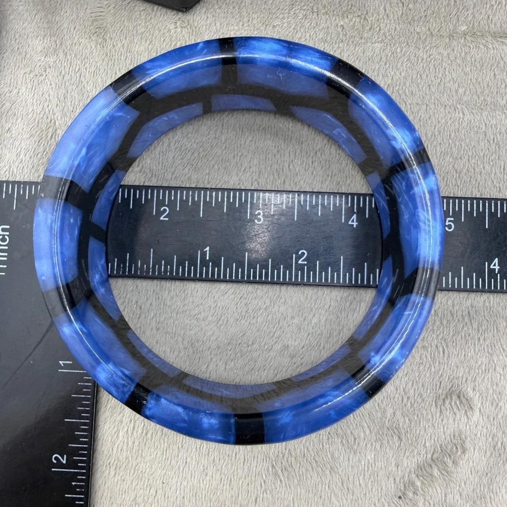 Vintage Chunky Retro Bangle Bracelet Blue and Black Acrylic‎ 9.5